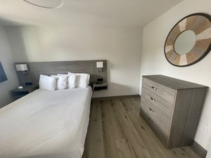 One Bedroom Suite Photo 1