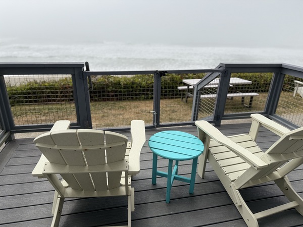 One Bedroom Queen Suite with Deck Photo 1